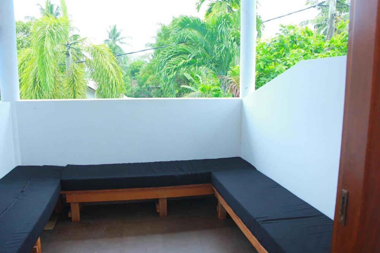 Hari Hari Hostel Weligama Exteriör bild