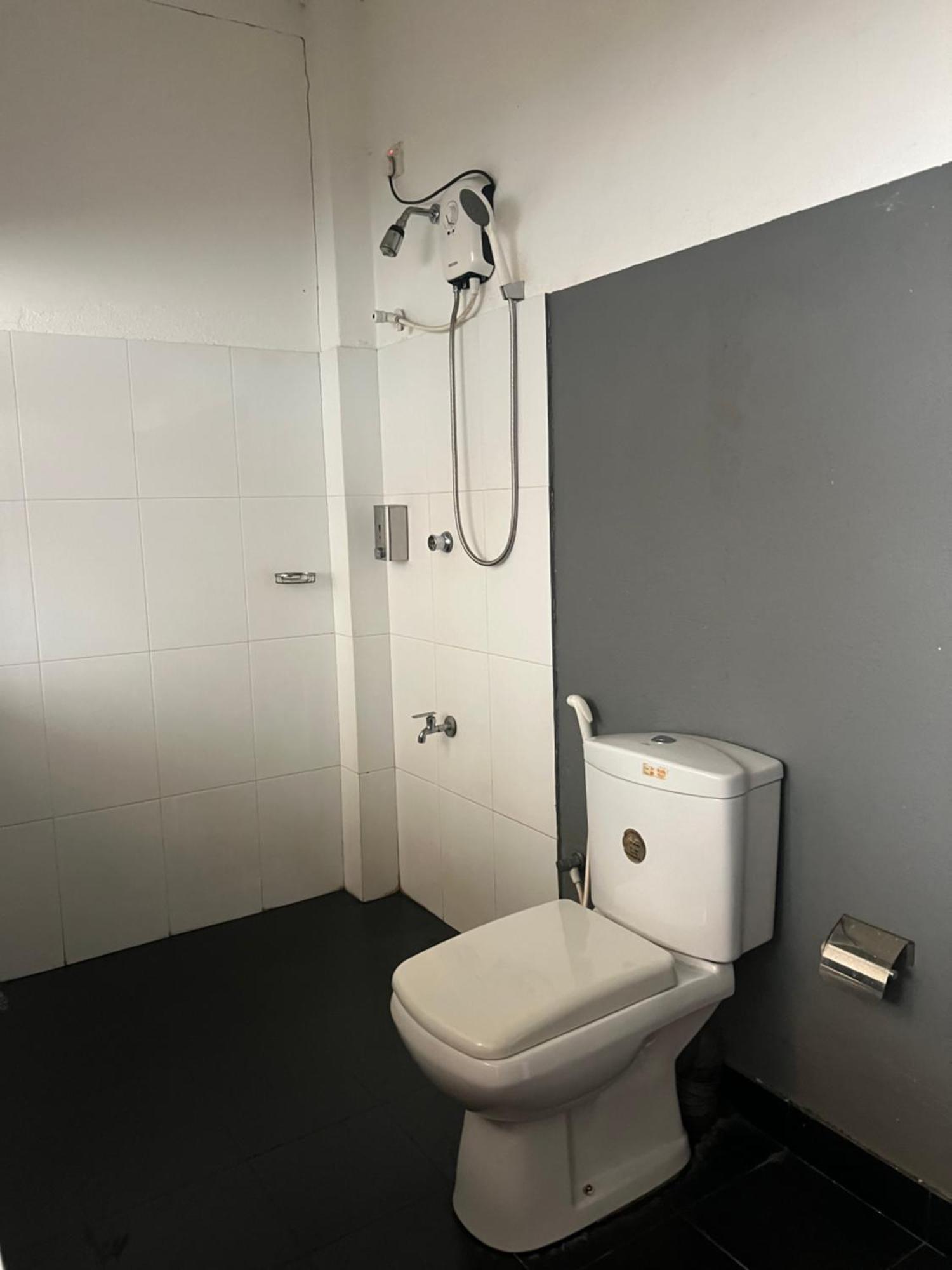 Hari Hari Hostel Weligama Exteriör bild