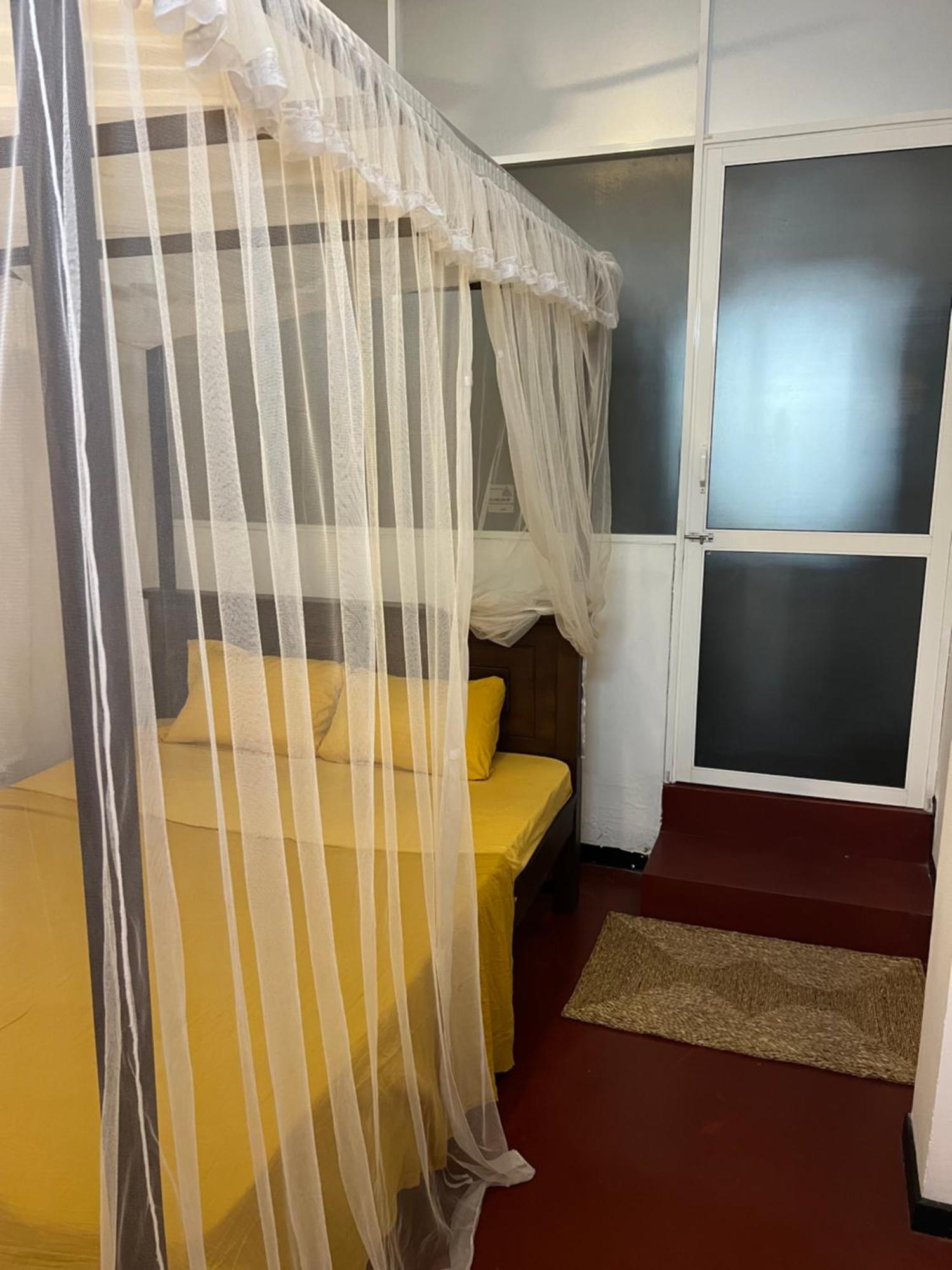 Hari Hari Hostel Weligama Exteriör bild