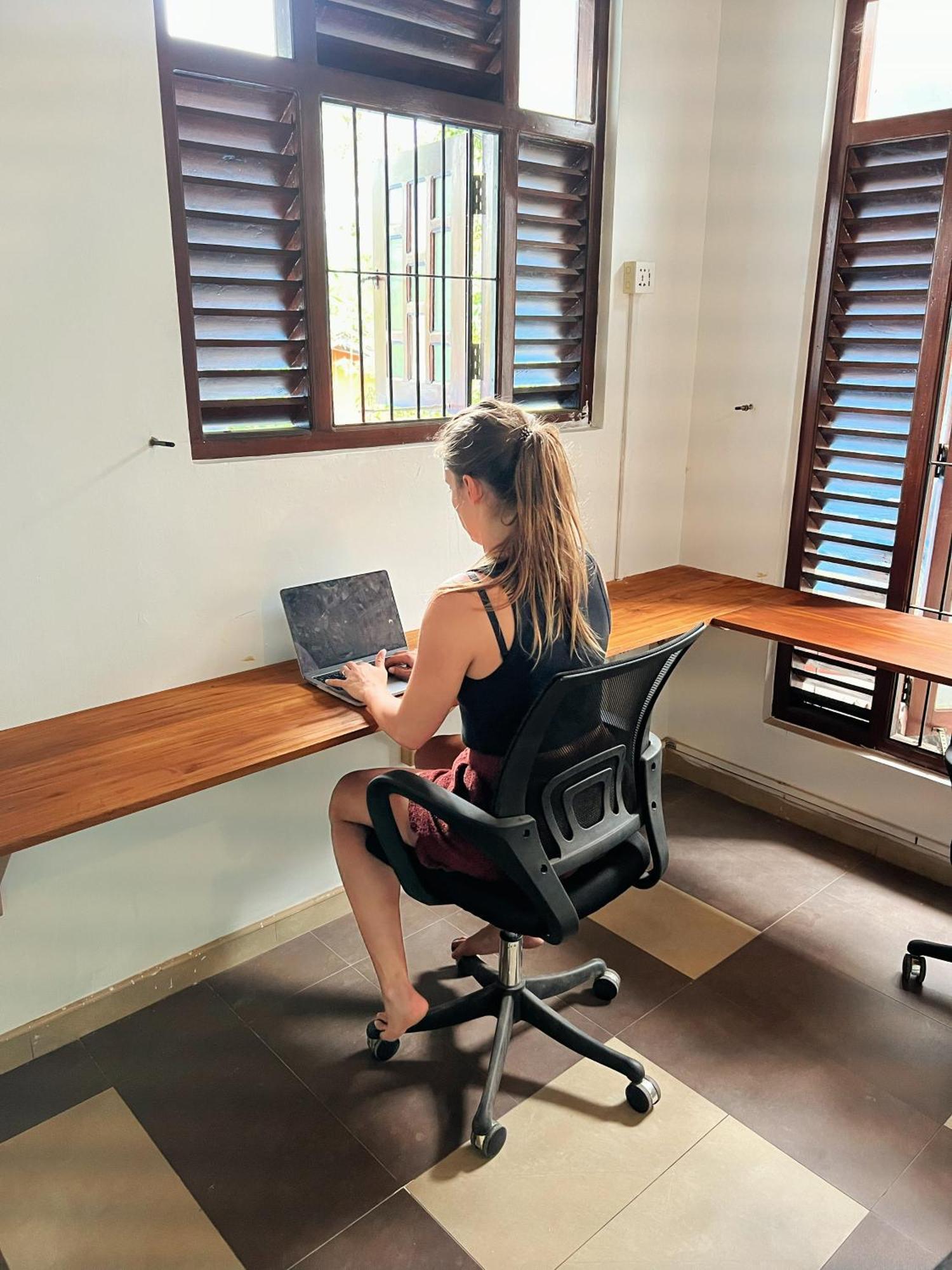 Hari Hari Hostel Weligama Exteriör bild